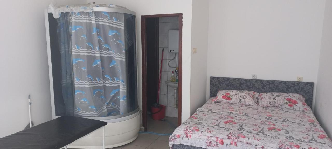 Big Bed, Rumenacka 7 Novi Sad Buitenkant foto
