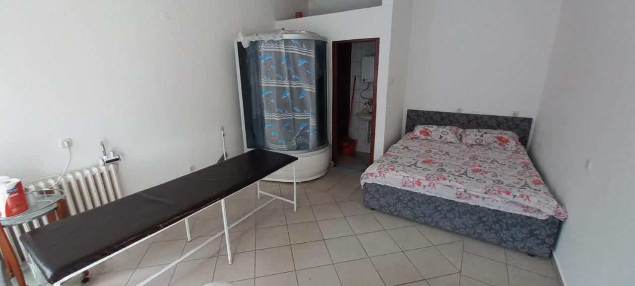 Big Bed, Rumenacka 7 Novi Sad Buitenkant foto